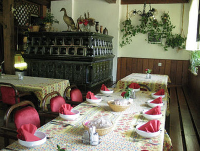 Restaurant Lovski Dom Stol in the Zavrsnica valley