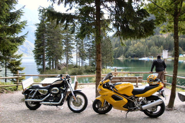 Lake Faaker See is a popular stop for motorcyclists and sightseers alike, Carinthia, Austria