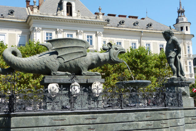 Lindwurmbrunnen at Neuer Platz in Klagenfurt am Wörthersee Landeshauptadt, Carinthia, Austria