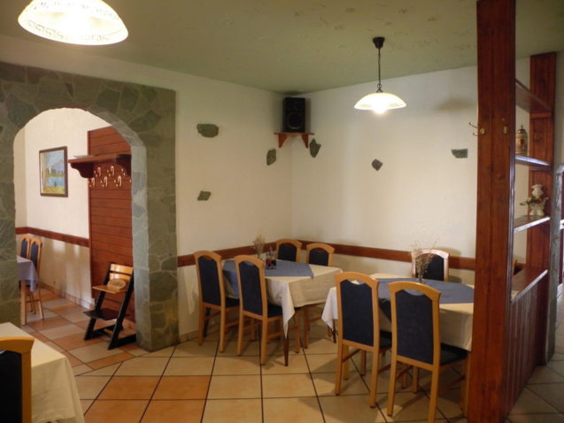 restaurant-knafel-inside-01-zirovnica