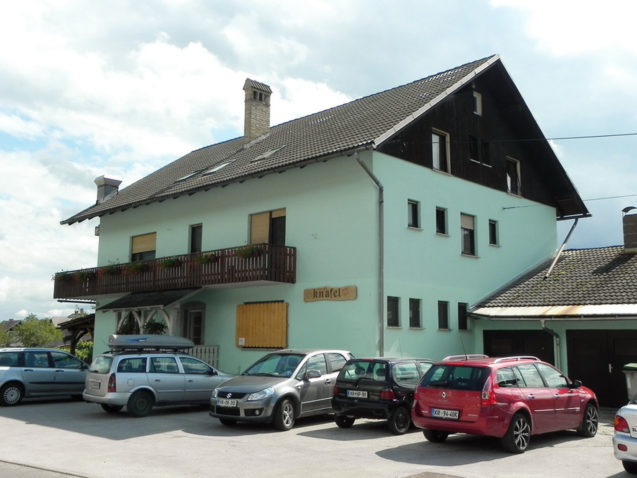 restaurant-knafel-zirovnica