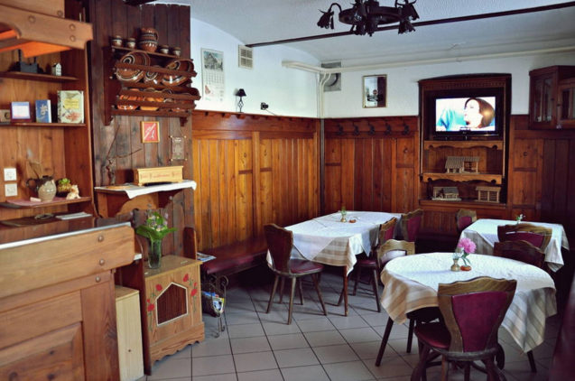 Dining tables at Restaurant Osvald in Zirovnica