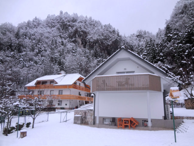 Exterior of Apartments Fine Stay in the winter during snowfall