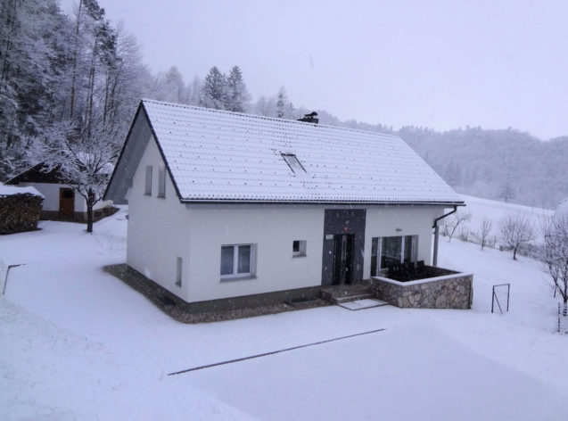 Property No.2 of Apartments Fine Stay in the winter during snowfall