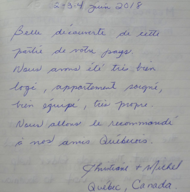 A note in French from a Canadian couple who stayed in the Modern Apartment With Balcony at Apartments Fine Stay in June 2018